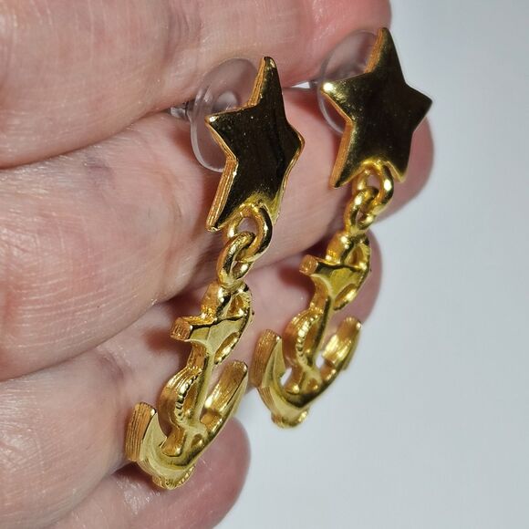 Vintage Gold Tone Star With Dangling Anchor Statement Earrings - Picture 3 of 11